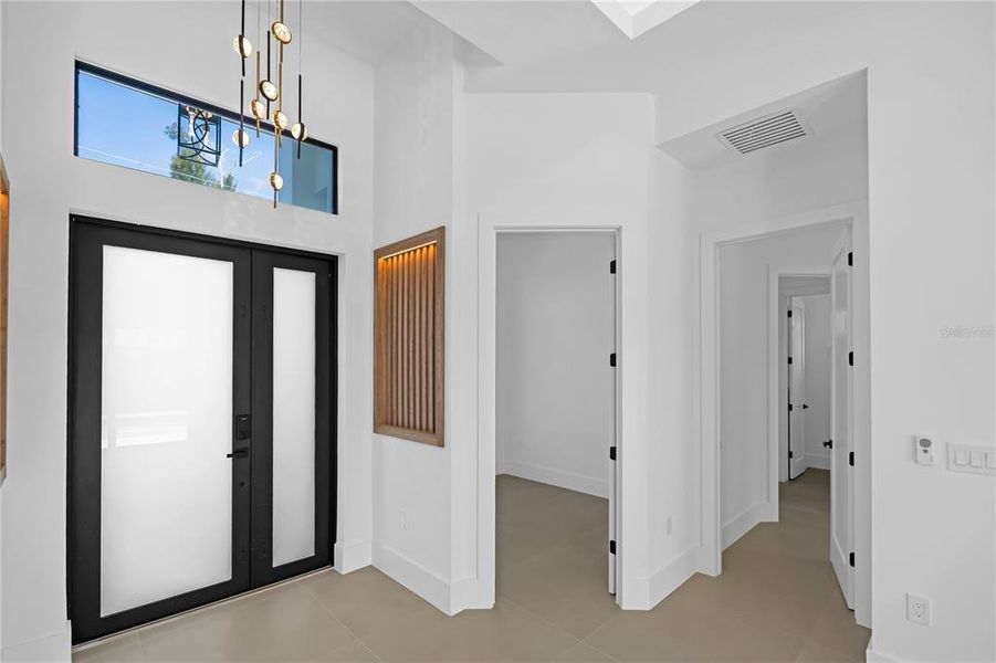 Spacious, unfurnished interior of a new home in , Cape Coral (Image 66).