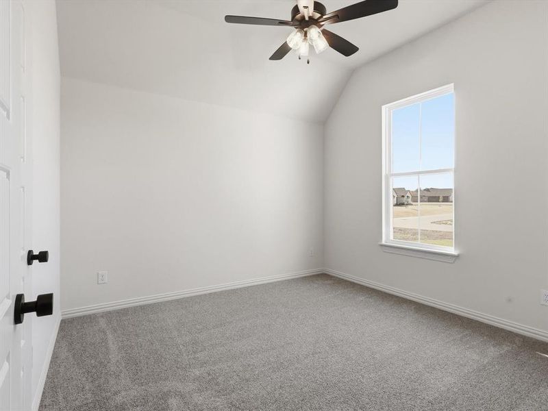 Spacious, unfurnished interior of a new home in Silver Sage Farm, Weatherford (Image 24).