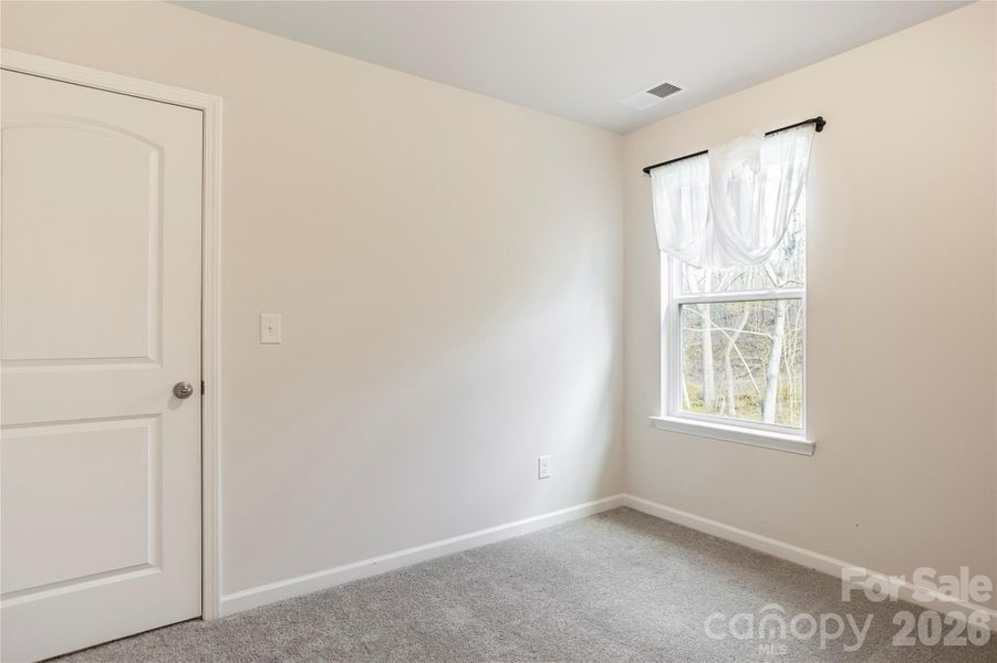 Spacious, unfurnished interior of a new home in , Kings Mountain (Image 22).