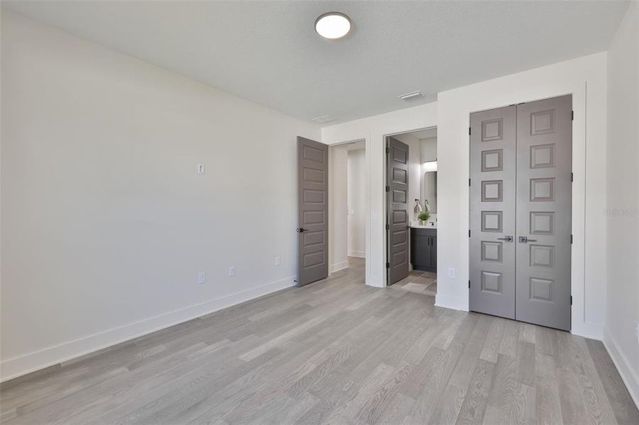 Spacious, unfurnished interior of a new home in , Tampa (Image 62).