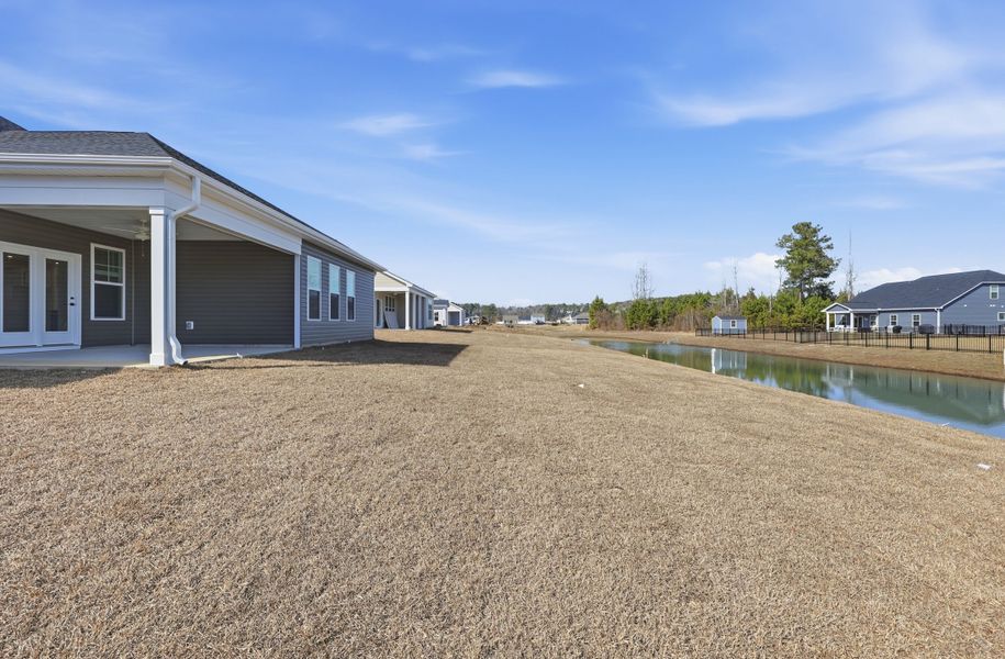 Representative exterior details of a home built from the Grayson II by Great Southern Homes in Edgefield, Loris (Image 26).