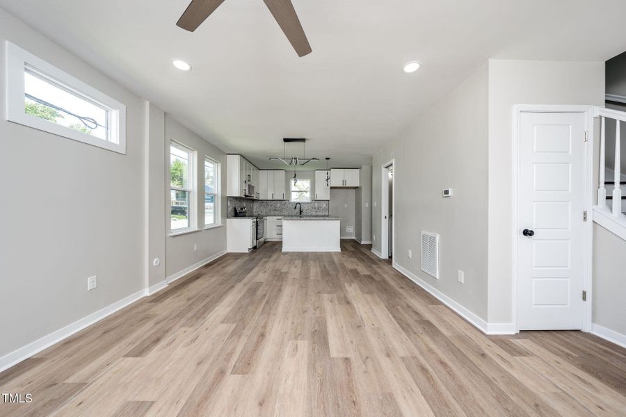 11-web-or-mls-616 Belt St-27