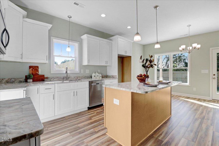 20-104 E Sillinger Dr-20