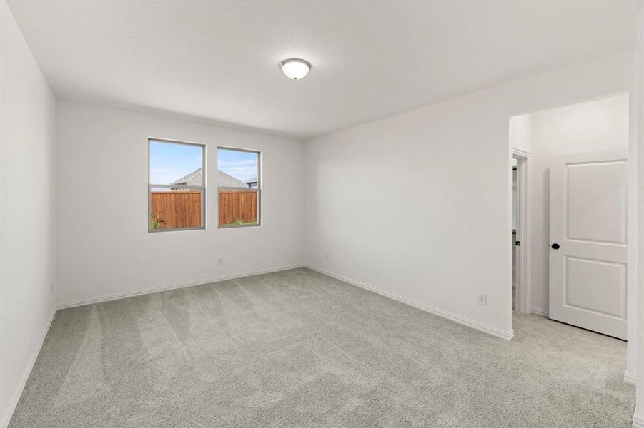 Spacious, unfurnished interior of a new home in Devonshire 40s, Forney (Image 15).
