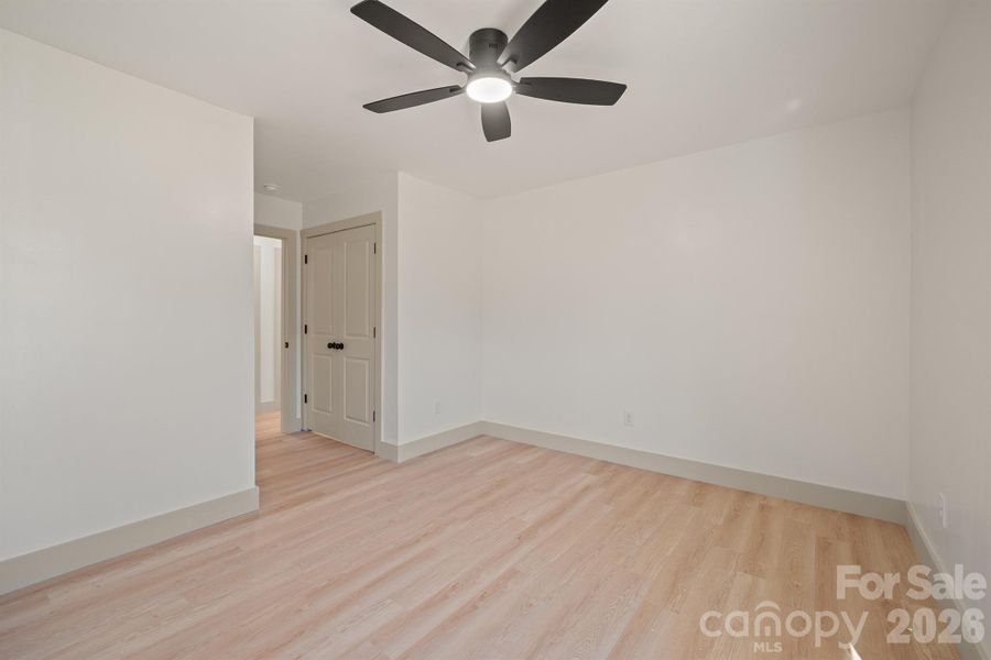 Spacious, unfurnished interior of a new home in , Newton (Image 25).