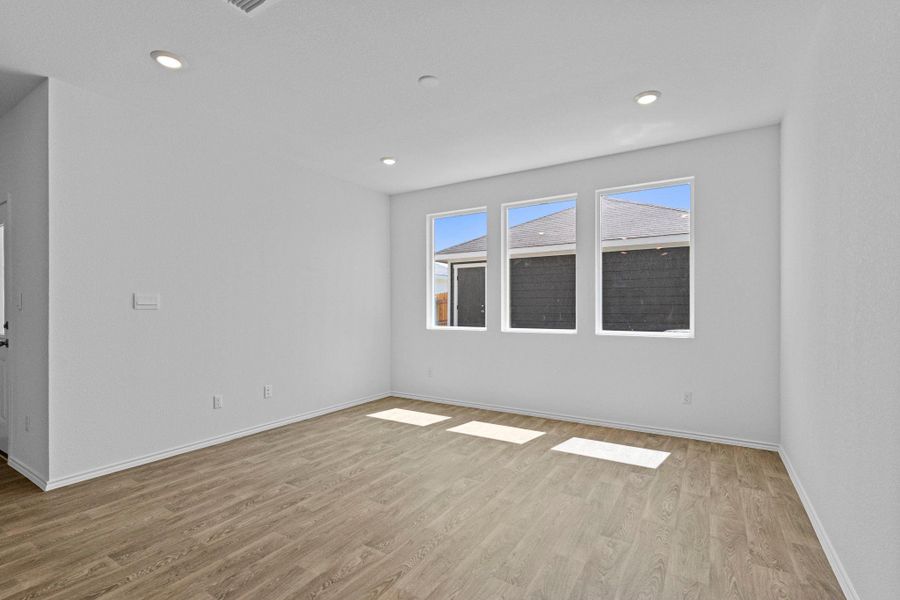 Spacious, unfurnished interior of a new home in Valverde, Bastrop (Image 29).