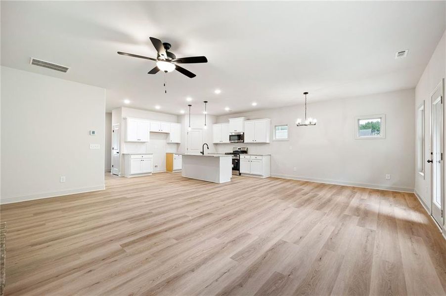 Spacious, unfurnished interior of a new home in , Dallas (Image 23).