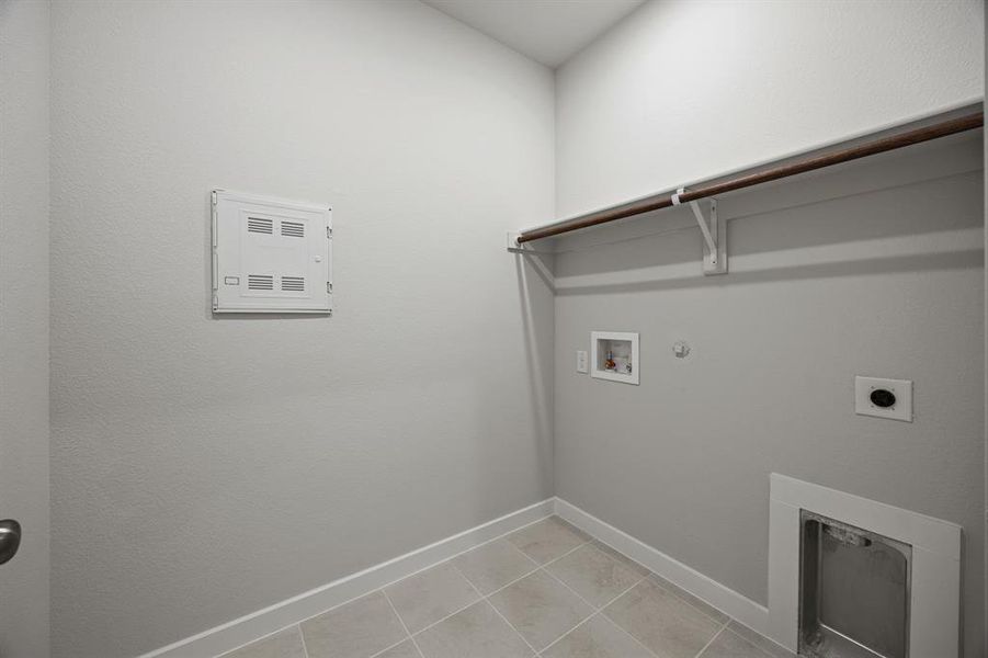 Spacious, unfurnished interior of a new home in Ambergrove, Royse City (Image 14). Spacious, unfurnished interior of a new home in Ambergrove, Royse City (Image 14).