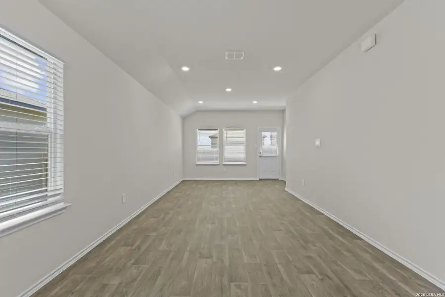 Spacious, unfurnished interior of a new home in Laurel Vistas, San Antonio (Image 21). Spacious, unfurnished interior of a new home in Laurel Vistas, San Antonio (Image 21).