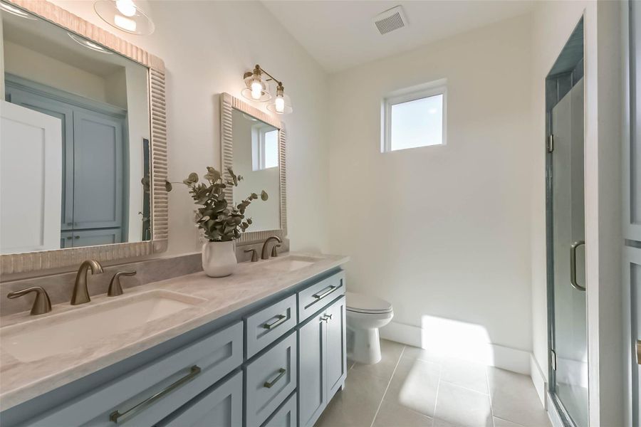 Furnished interior view inside a new home in , Galveston (Image 14).