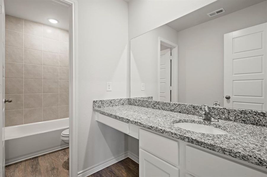 Furnished interior view inside a new home in Deer Creek, Fort Worth (Image 27). Furnished interior view inside a new home in Deer Creek, Fort Worth (Image 27).