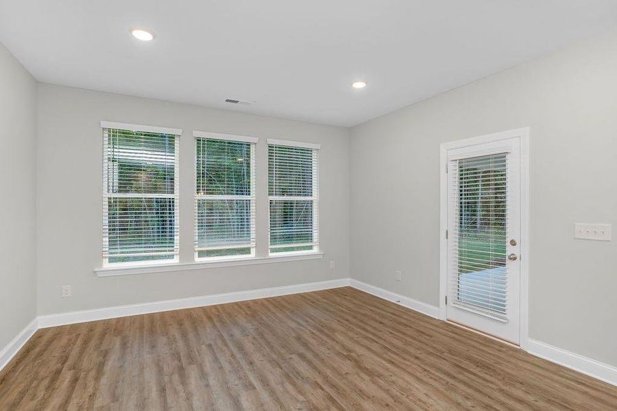 Spacious, unfurnished interior of a new home in , Haddock (Image 30).