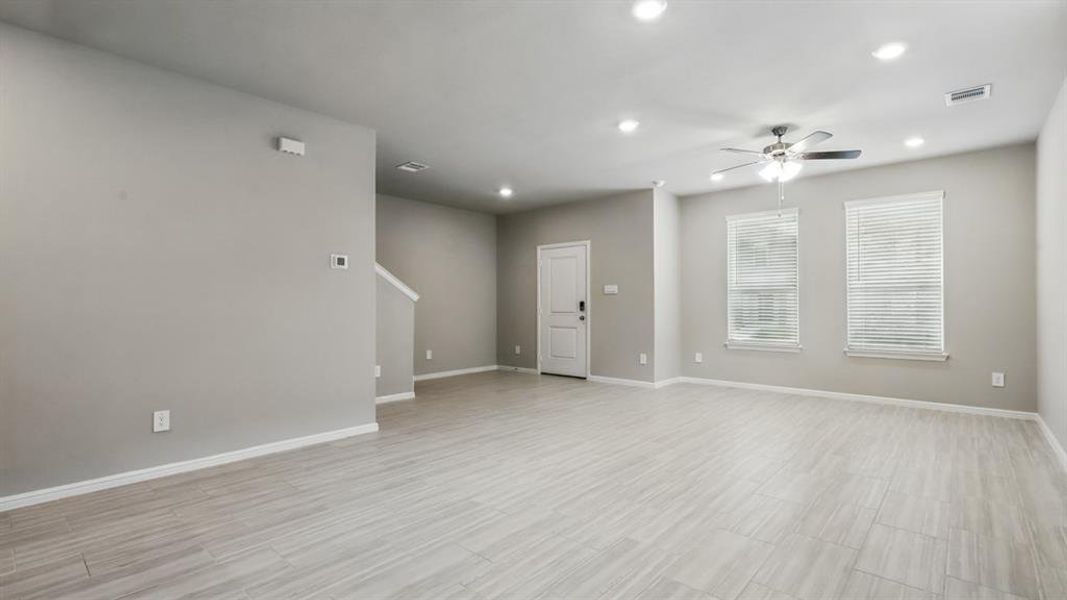 Spacious, unfurnished interior of a new home in Orchard Village, Fort Worth (Image 17).