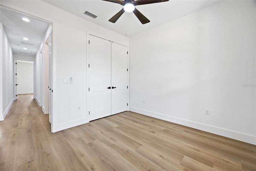 Spacious, unfurnished interior of a new home in , Dunnellon (Image 26).