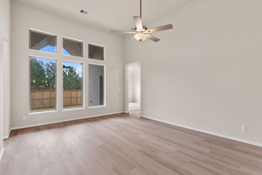 Spacious, unfurnished interior of a new home in Escondido, Magnolia (Image 15).