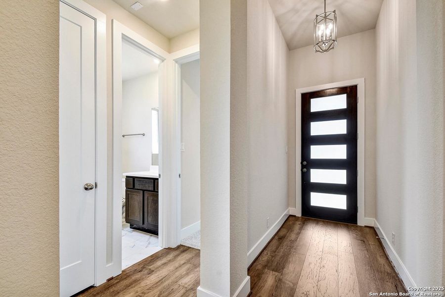 Spacious, unfurnished interior of a new home in Homestead, Schertz (Image 15).