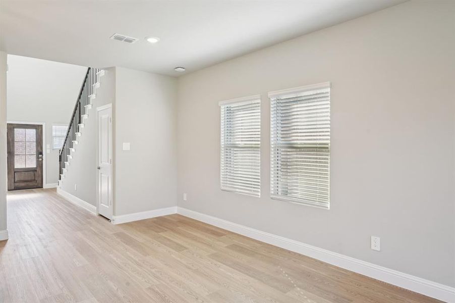 Spacious, unfurnished interior of a new home in Simpson Crossing - Spring Series, McKinney (Image 34).