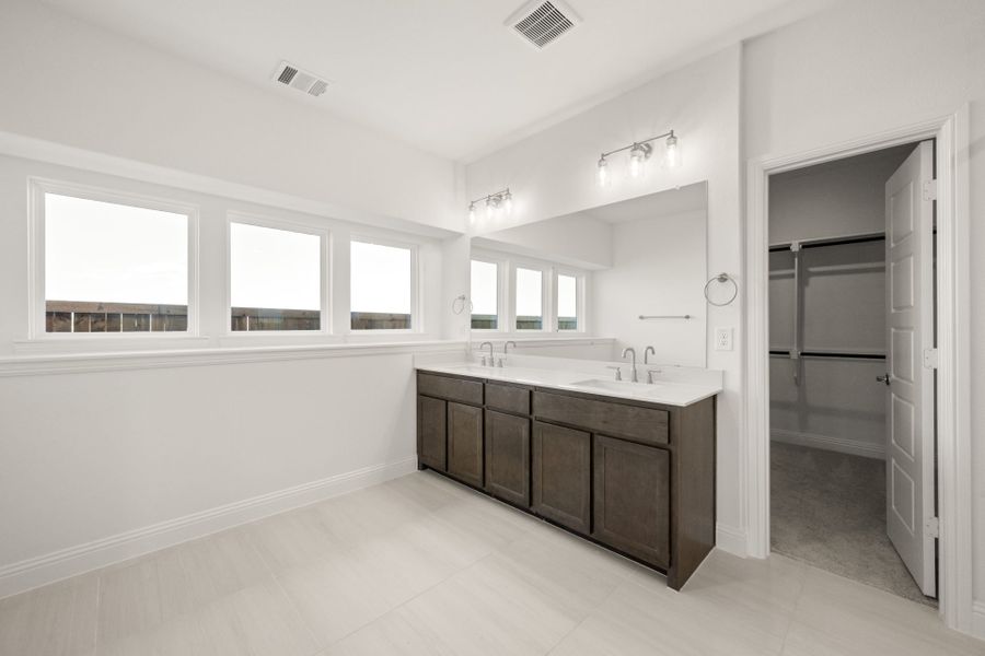 Furnished interior view inside a new home in Timberbrook, Justin (Image 10).