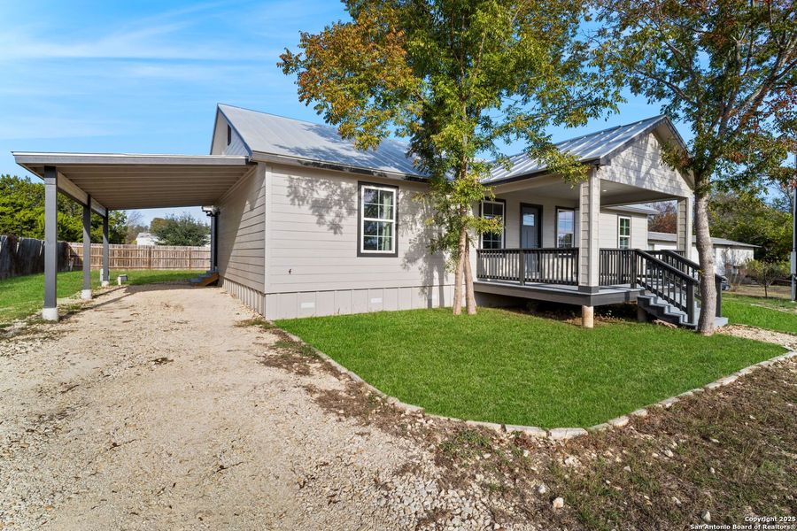 Exterior details and patio area of a home in , Bandera (Image 24).
