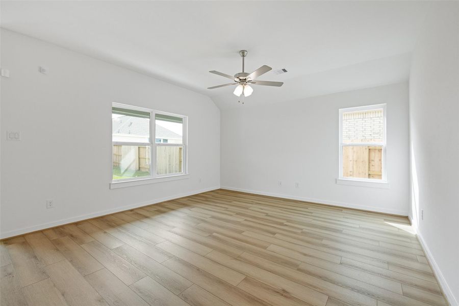 Spacious, unfurnished interior of a new home in Sunterra, Katy (Image 27). Spacious, unfurnished interior of a new home in Sunterra, Katy (Image 27).