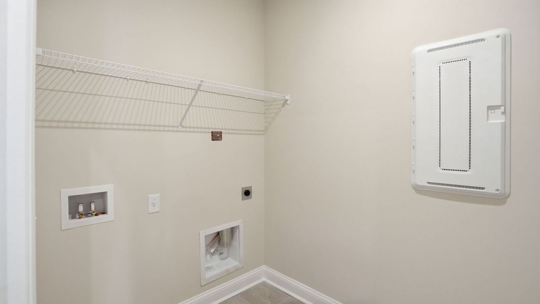 Spacious, unfurnished interior of a new home in Sun City Hilton Head, Bluffton (Image 10).
