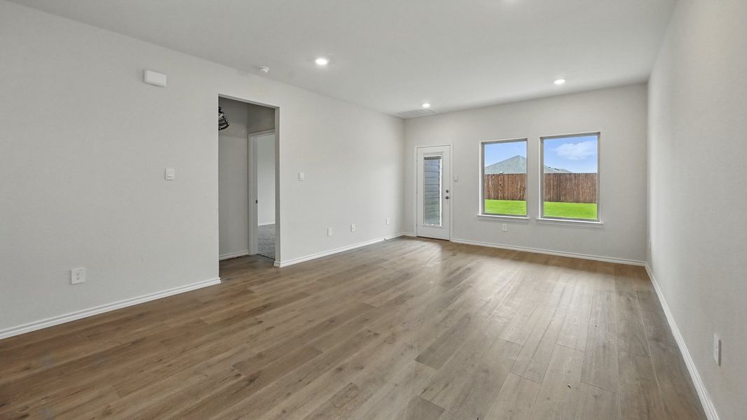 Spacious, unfurnished interior of a new home in Wildcat Ranch, Crandall (Image 26).