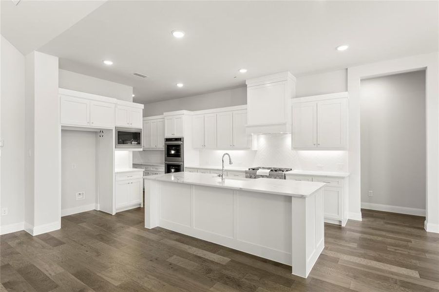 13. 3208 Patterson - Kitchen (2)