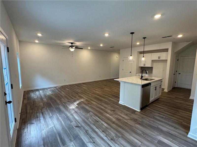 Spacious, unfurnished interior of a new home in Laurelwood, Douglasville (Image 29).