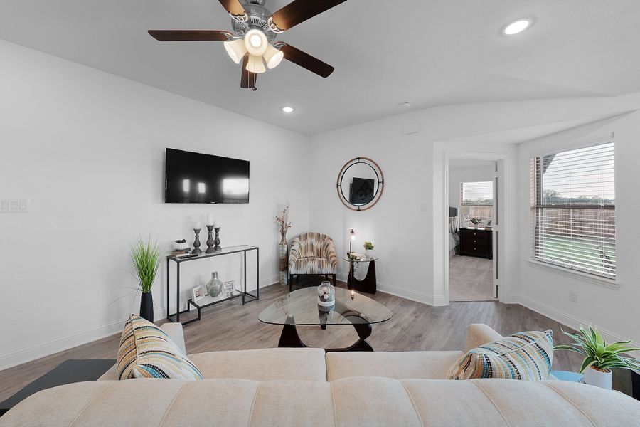 Furnished interior view inside a new home in Stonecreek, Sulphur Springs (Image 15).
