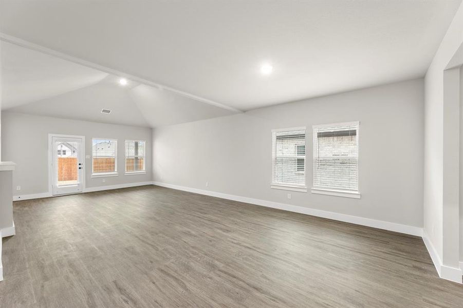 05. 709 Wilderness - Dining 05. 709 Wilderness - Dining