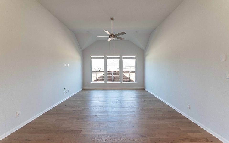 Spacious, unfurnished interior of a new home in Solterra, Mesquite (Image 21).