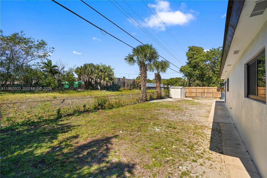 Exterior details and patio area of a home in , Fort Lauderdale (Image 19). Exterior details and patio area of a home in , Fort Lauderdale (Image 19).