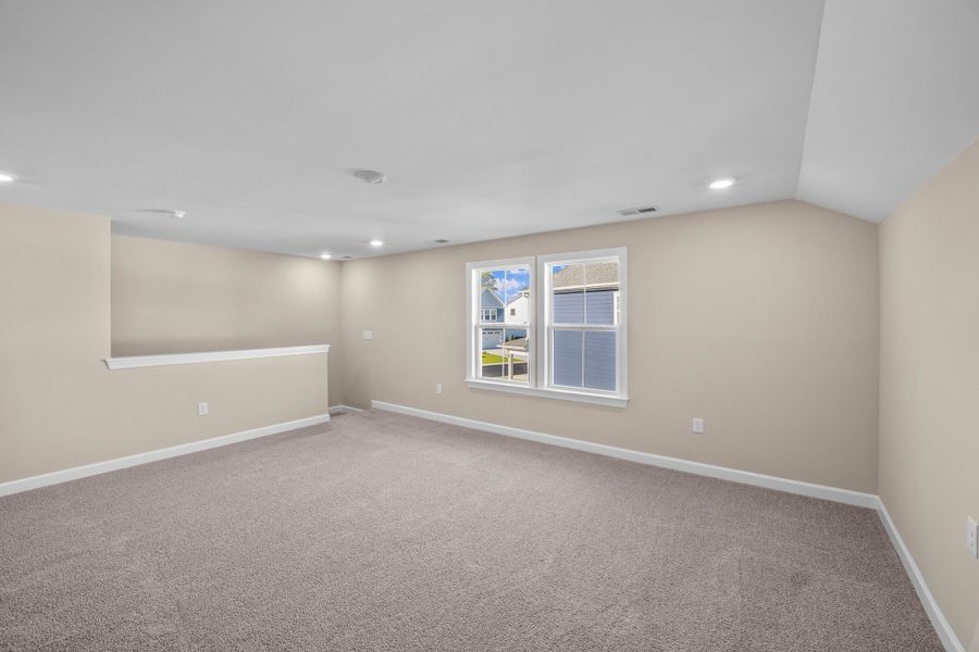 Spacious, unfurnished interior of a new home in Waterbridge, Myrtle Beach (Image 24).
