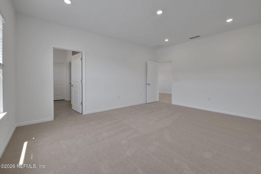 Spacious, unfurnished interior of a new home in Brook Forest, St. Augustine (Image 50).