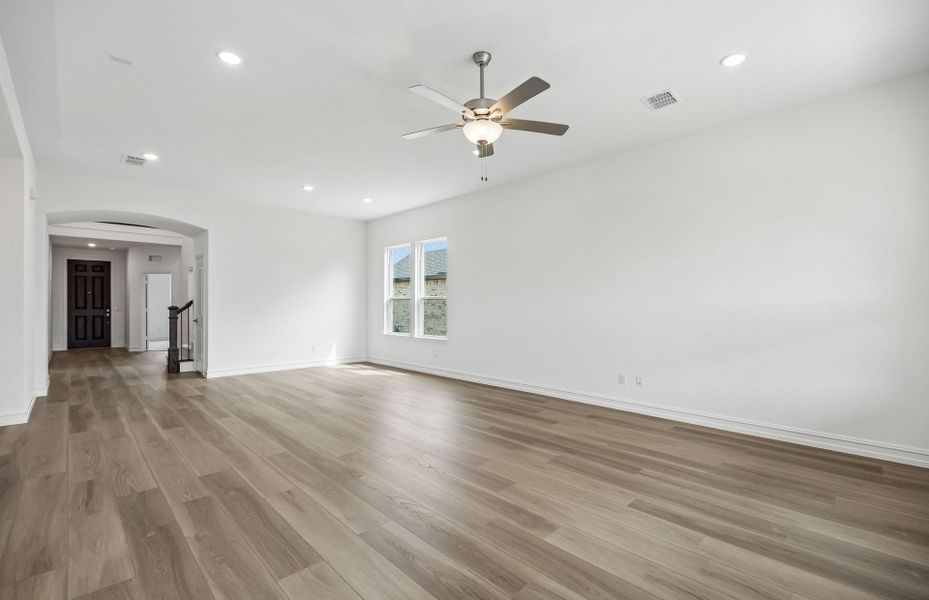 Spacious, unfurnished interior of a new home in Westside Preserve, Midlothian (Image 15).