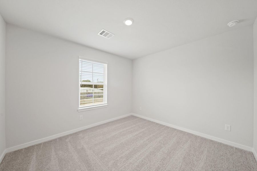 Spacious, unfurnished interior of a new home in Valor Park, Bay City (Image 25).