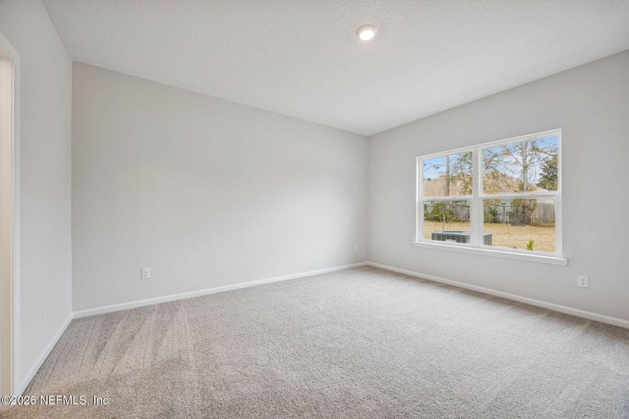 Spacious, unfurnished interior of a new home in Weston Woods, Jacksonville (Image 11).