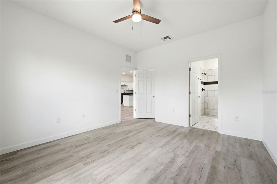 Spacious, unfurnished interior of a new home in , Haines City (Image 62).