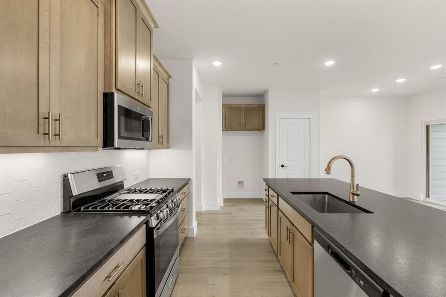 8852 Enclave- Kitchen-3