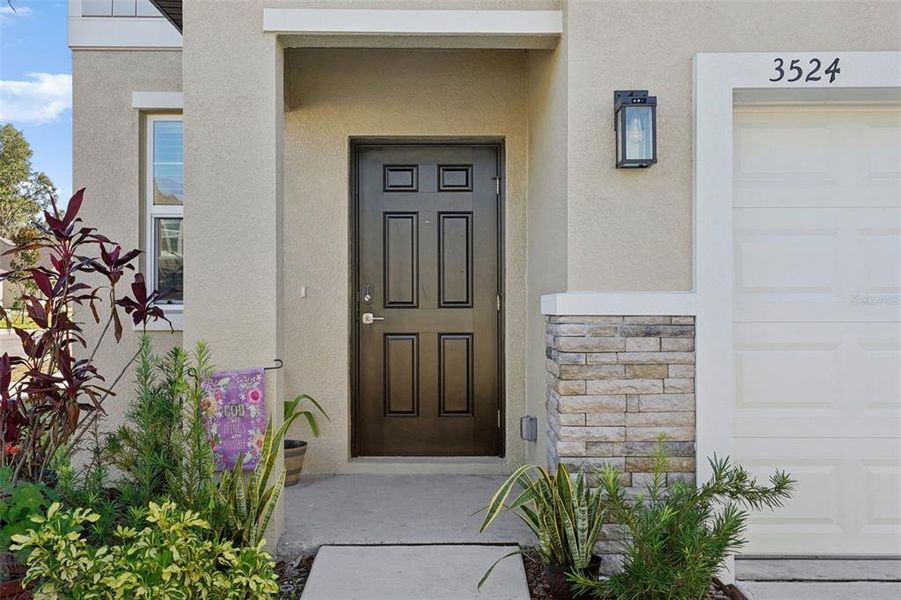 Exterior details and patio area of a home in Park East: The Manors, Plant City (Image 3). Exterior details and patio area of a home in Park East: The Manors, Plant City (Image 3).