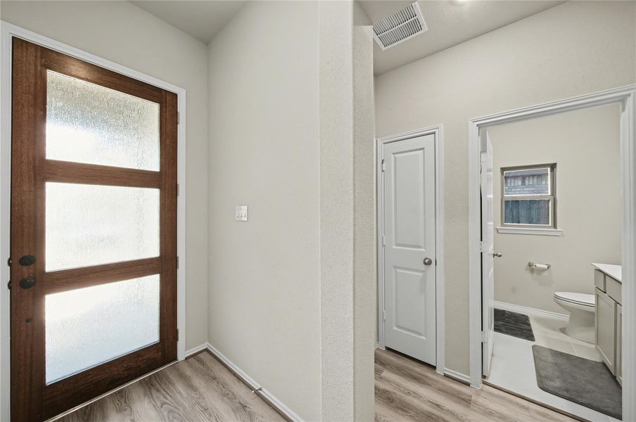 Spacious, unfurnished interior of a new home in Candela, Richmond (Image 24).