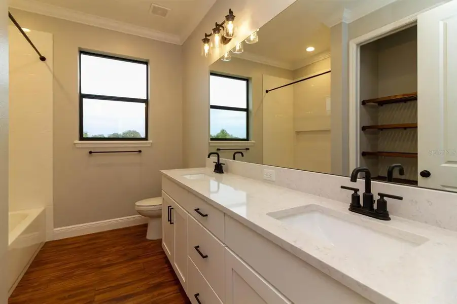 Furnished interior view inside a new home in , Umatilla (Image 9).