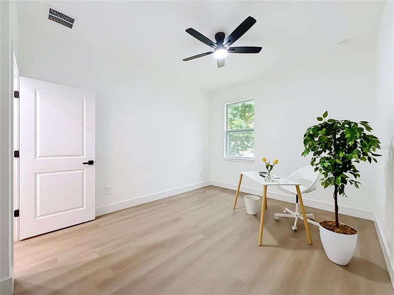 Furnished interior view inside a new home in , Orlando (Image 34).