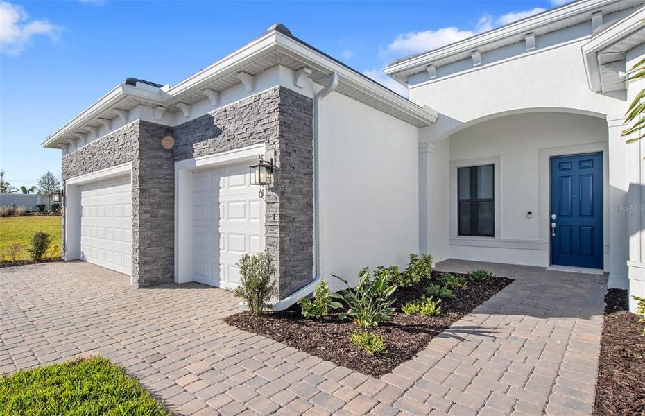 Exterior details and patio area of a home in Del Webb Catalina, Lakewood Ranch (Image 25).
