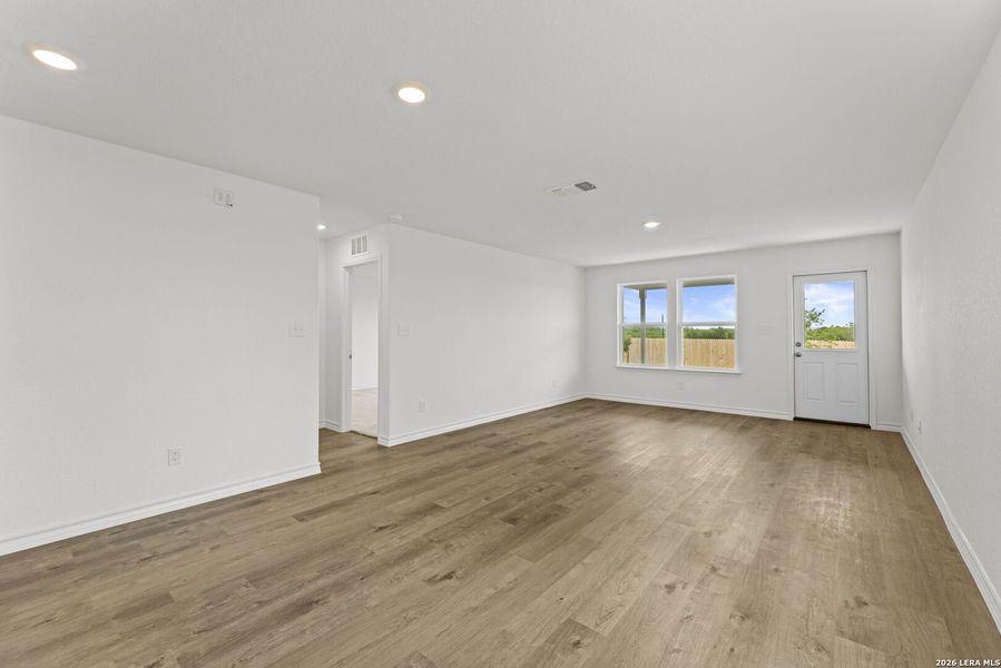 Spacious, unfurnished interior of a new home in Dove Song, Marion (Image 22).
