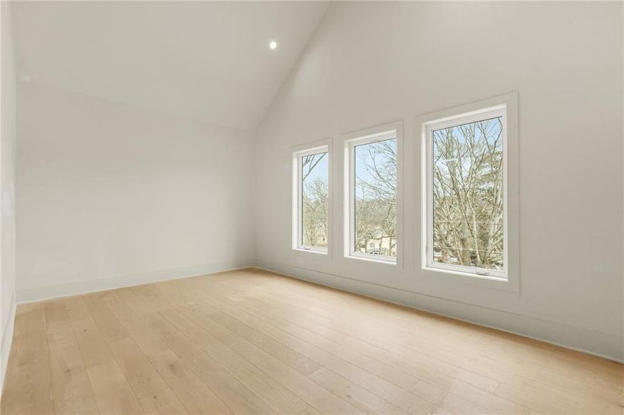 Spacious, unfurnished interior of a new home in , Atlanta (Image 23).