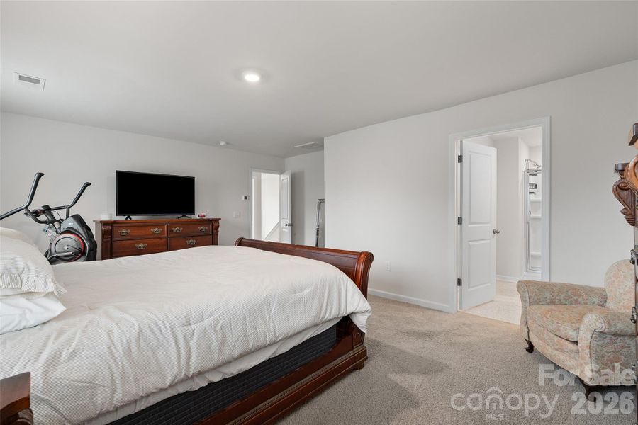 Furnished interior view inside a new home in Valleywood Farms, Waynesville (Image 27).