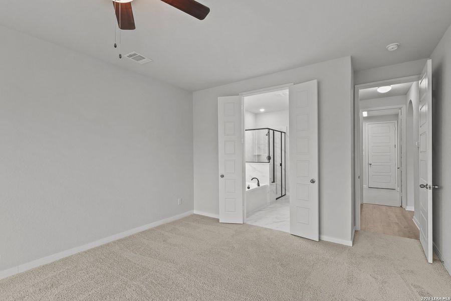 Spacious, unfurnished interior of a new home in Buffalo Crossing, Cibolo (Image 17). Spacious, unfurnished interior of a new home in Buffalo Crossing, Cibolo (Image 17).