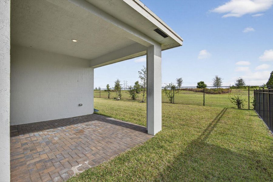 Exterior details and patio area of a home in , Loxahatchee (Image 26).