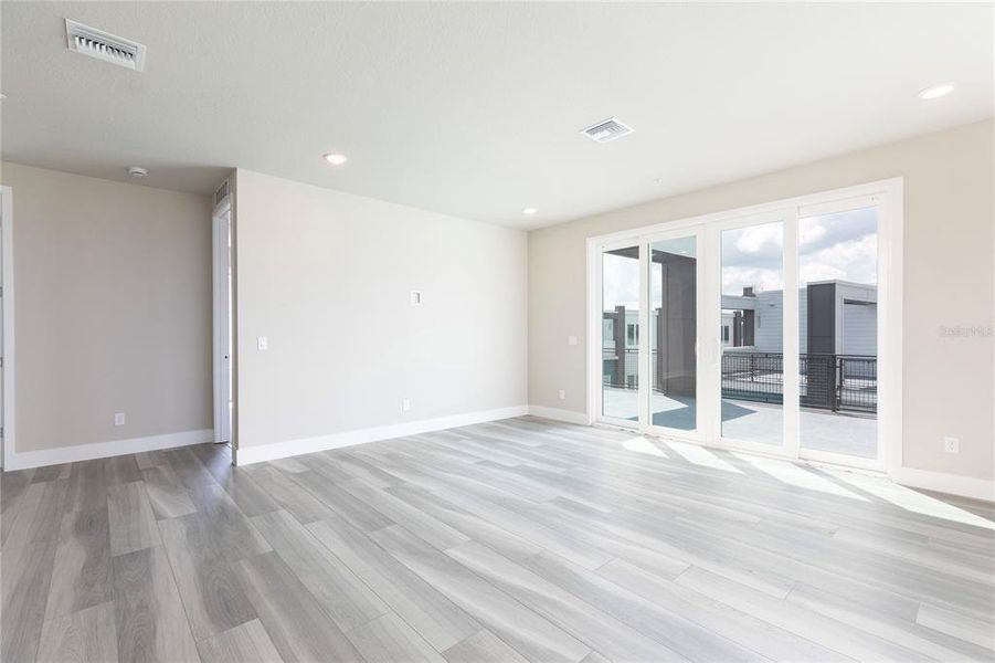 Spacious, unfurnished interior of a new home in , Reunion (Image 19). Spacious, unfurnished interior of a new home in , Reunion (Image 19).